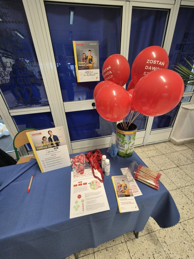 Zdjęcie przedstawia akcesoria DKMS